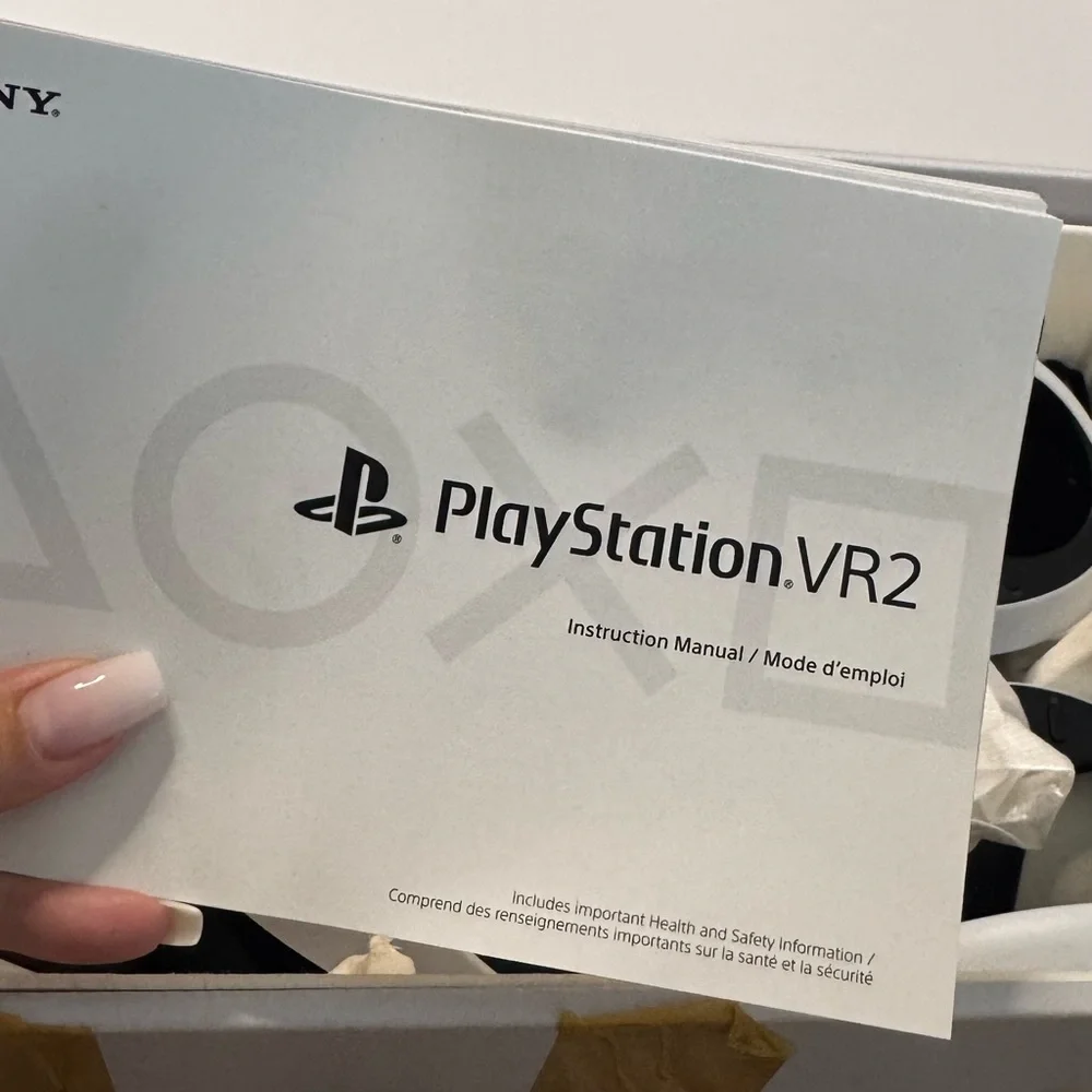 Sony VR Motion Controller - Black and White